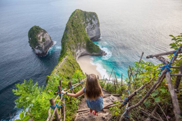 Menaklukkan Keindahan Kelingking Beach Nusa Penida Pantai Berbentuk T-Rex yang Memukau 1 Foto Nusa Penida Obyek Wisata Destinasi di Kelingking Beach Nusa Penida